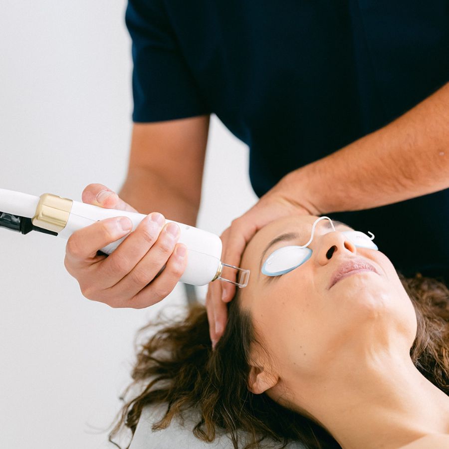 traitement laser du visage à la crau près de toulon